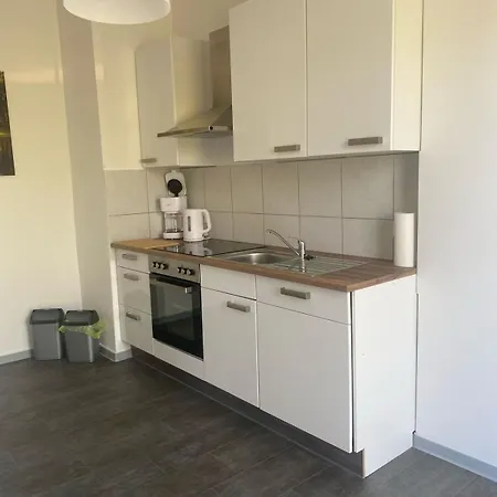 Heisenberg 4 Personen Familienfreundlich アパート Markranstädt