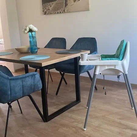 Heisenberg 4 Personen Familienfreundlich アパート Markranstädt